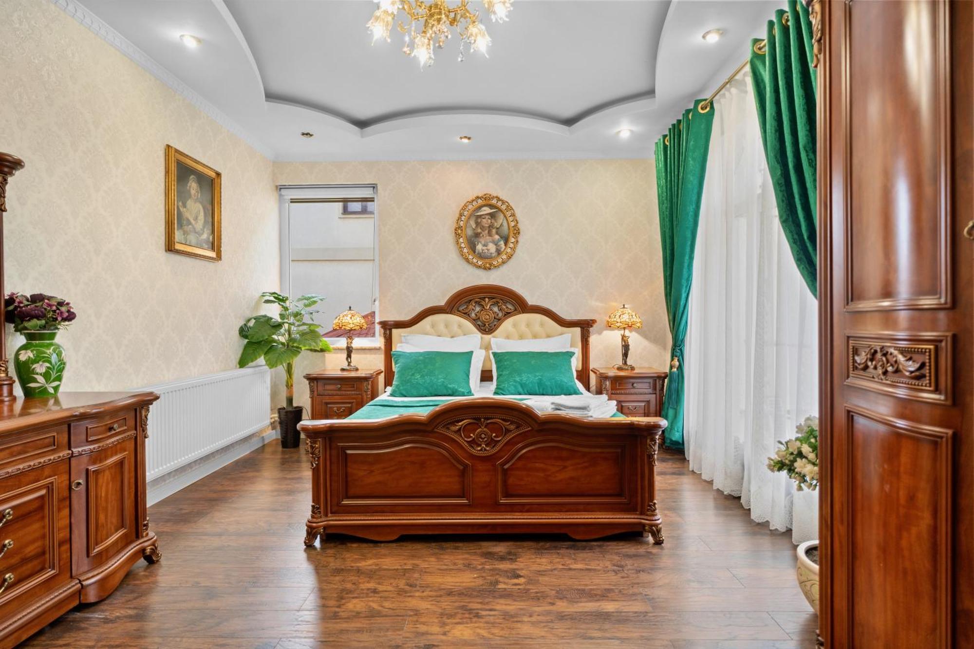 Luxurious Villa With Lush Garden And Huge Terrace Near Herastrau Park Bucharest Exterior photo