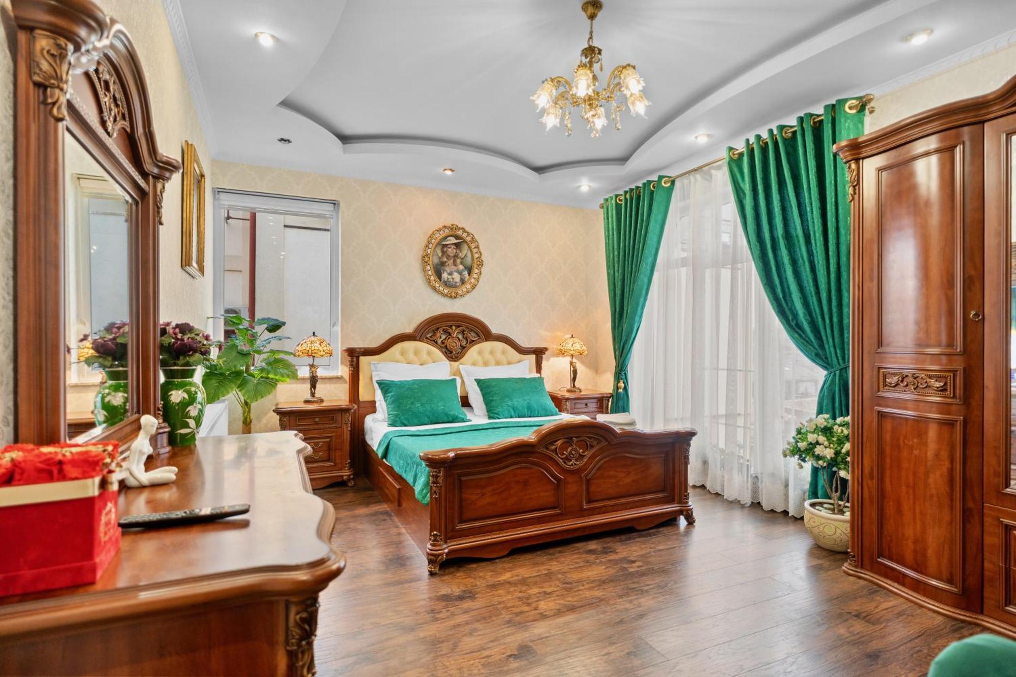Luxurious Villa With Lush Garden And Huge Terrace Near Herastrau Park Bucharest Exterior photo